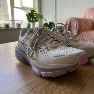 Women's Cream Running Shoes